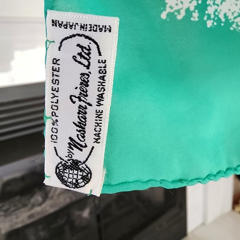 Nasharr Scarf - Picture 3 of 3